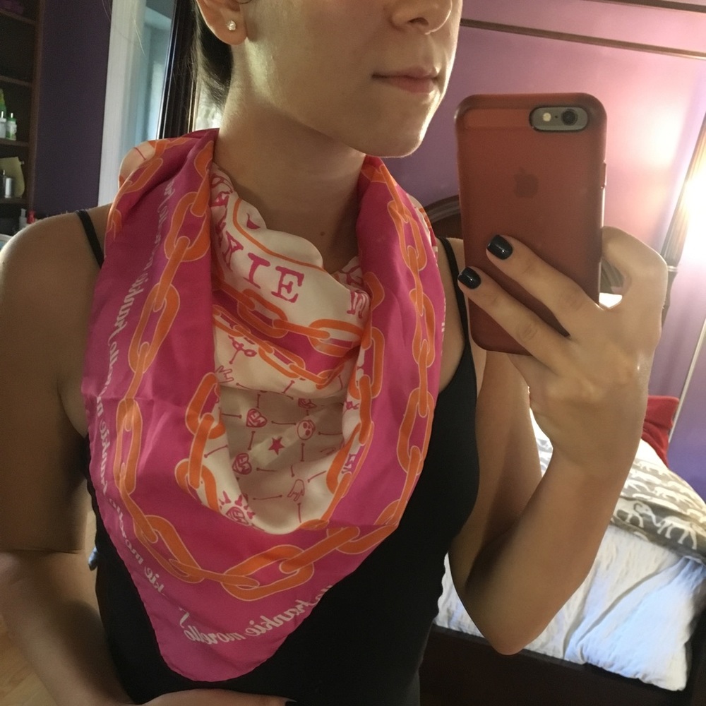 Frankie morello scarf
